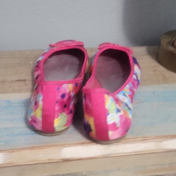 Coach And Four Sz8.5 poppy Colorful Floral Ballet Flats with Pink Trim - Picture 5 of 8